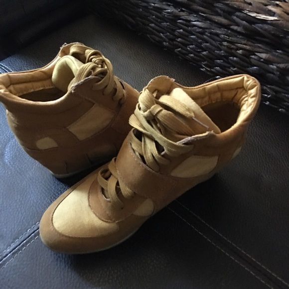 Yellow Wedge Sneakers size 7 - Picture 3 of 16